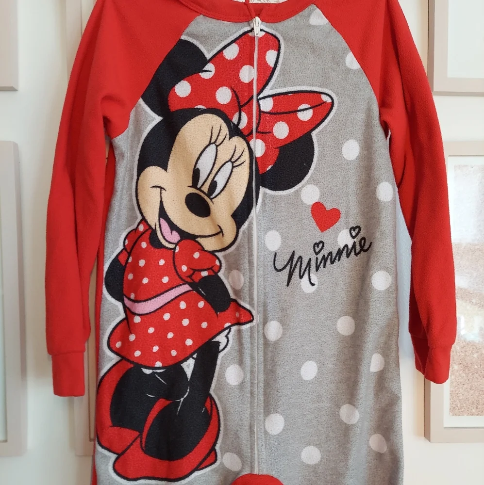 🎁 10/$25=Minnie Mouse Sleeper, size 6 / 6x, red and gray